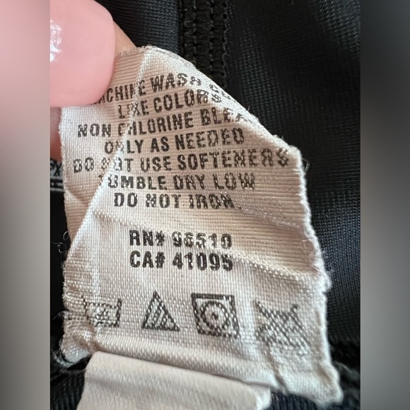 Under Armour UA Heat‎ Gear Capri Black Stretchy Compression Womens Small S - Picture 6 of 9